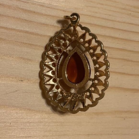 Sarah Cov Signed Gold Tone Amber Color Teardrop Pendant Acrylic Stone - Picture 3 of 4